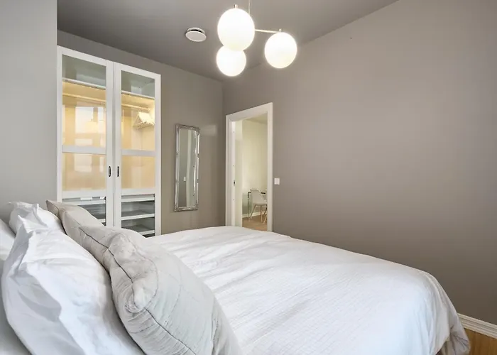 Elegant Center - Ideal For Business Or Leisure Travelers Διαμέρισμα *